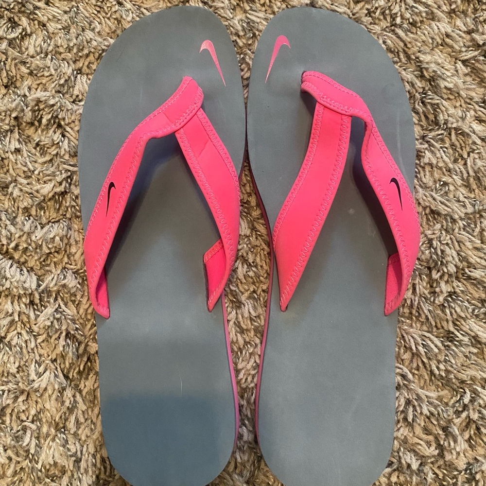 NIKE SANDALS